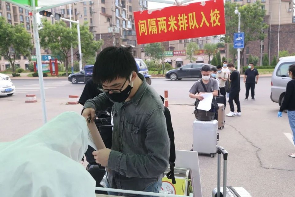 欢迎回家!青岛工学院迎来2020年春季学期首批返校学生 欢迎回家!青岛工学院迎来2020年春季学期首批返校学生