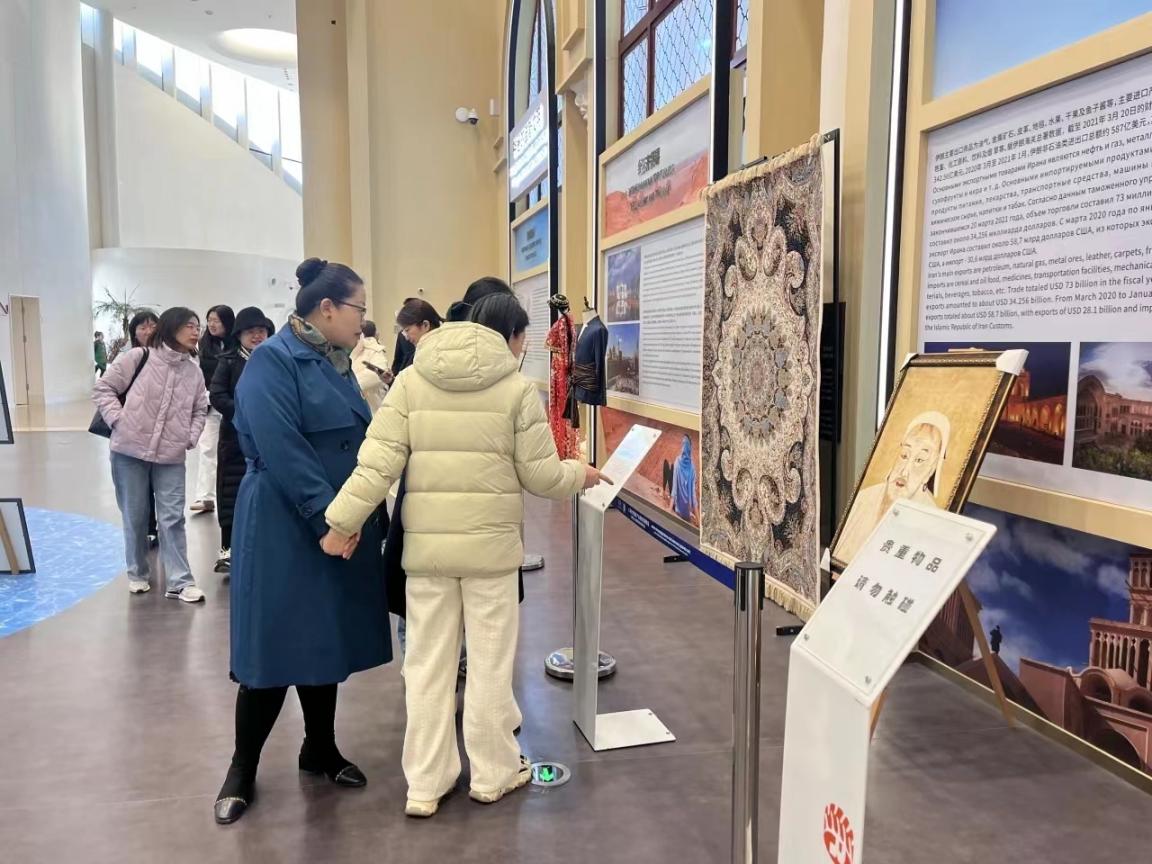 腾飞逐梦,扬帆远航 | 外语学院赴上合之珠开展主题党日活动 腾飞逐梦,扬帆远航 | 外语学院赴上合之珠开展主题党日活动