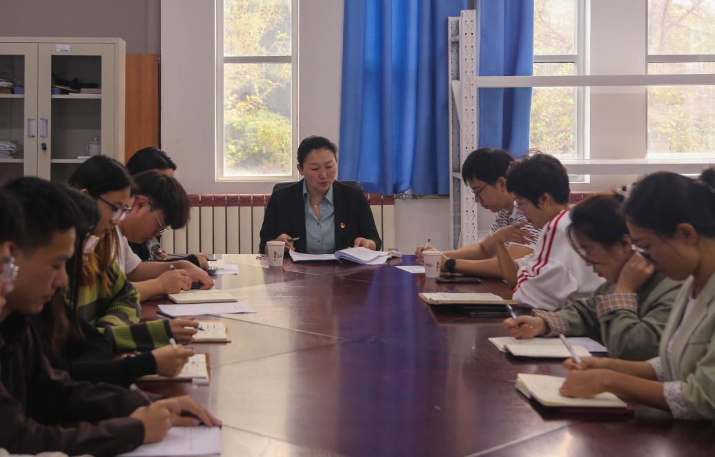 学校党委调研组深入建筑工程学院开展党建调研工作 学校党委调研组深入建筑工程学院开展党建调研工作