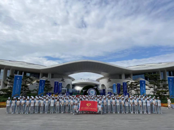 志愿同行 上合有我——我校青年志愿者保障上海合作组织产业链供应链论坛暨2023上海合作组织国际投资贸易博览会顺利举行 志愿同行 上合有我——我校青年志愿者保障上海合作组织产业链供应链论坛暨2023上海合作组织国际投资贸易博览会顺利举行