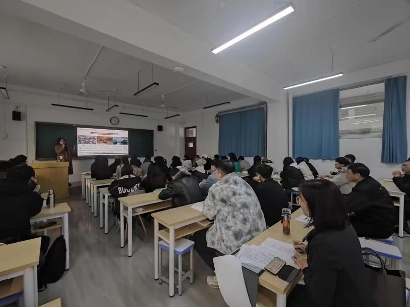 马克思主义学院开展关于《习近平新时代中国特色社会主义思想概论》课程的“听课评课”活动 马克思主义学院开展关于《习近平新时代中国特色社会主义思想概论》课程的“听课评课”活动