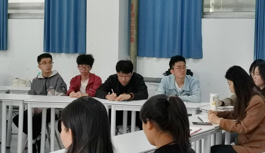 “筑梦马院,研途启航”——马克思主义学院成功举办2023年考研政治辅导座谈会 “筑梦马院,研途启航”——马克思主义学院成功举办2023年考研政治辅导座谈会