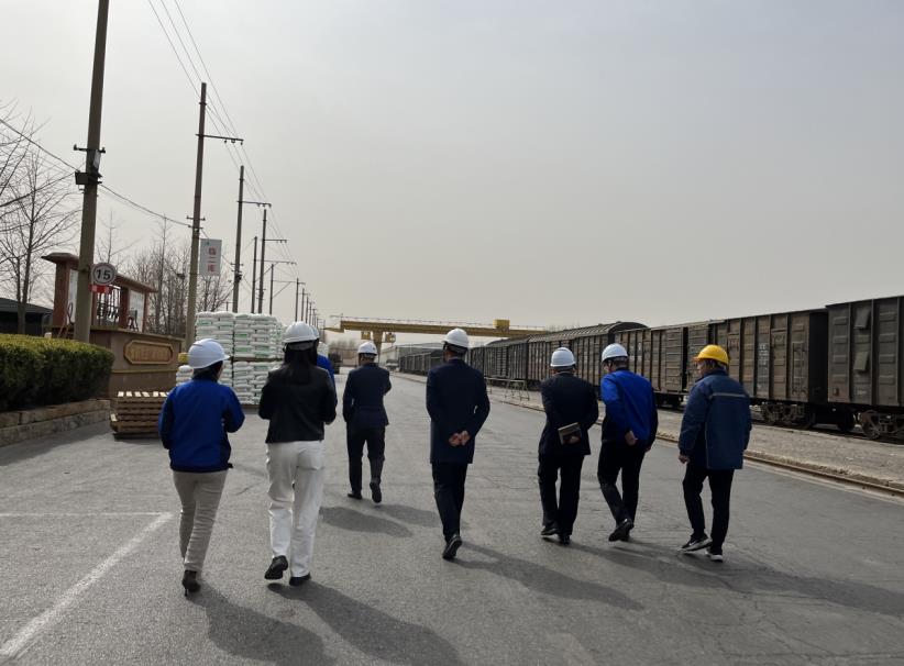 访企拓岗促就业,合作共赢新篇章——校领导带队走访青岛中储物流有限公司 访企拓岗促就业,合作共赢新篇章——校领导带队走访青岛中储物流有限公司